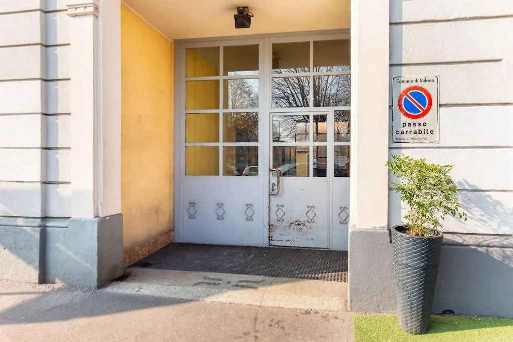 Modern Apartment In Milano Centrale Next To Metro M5 - Sarca 73  Milan